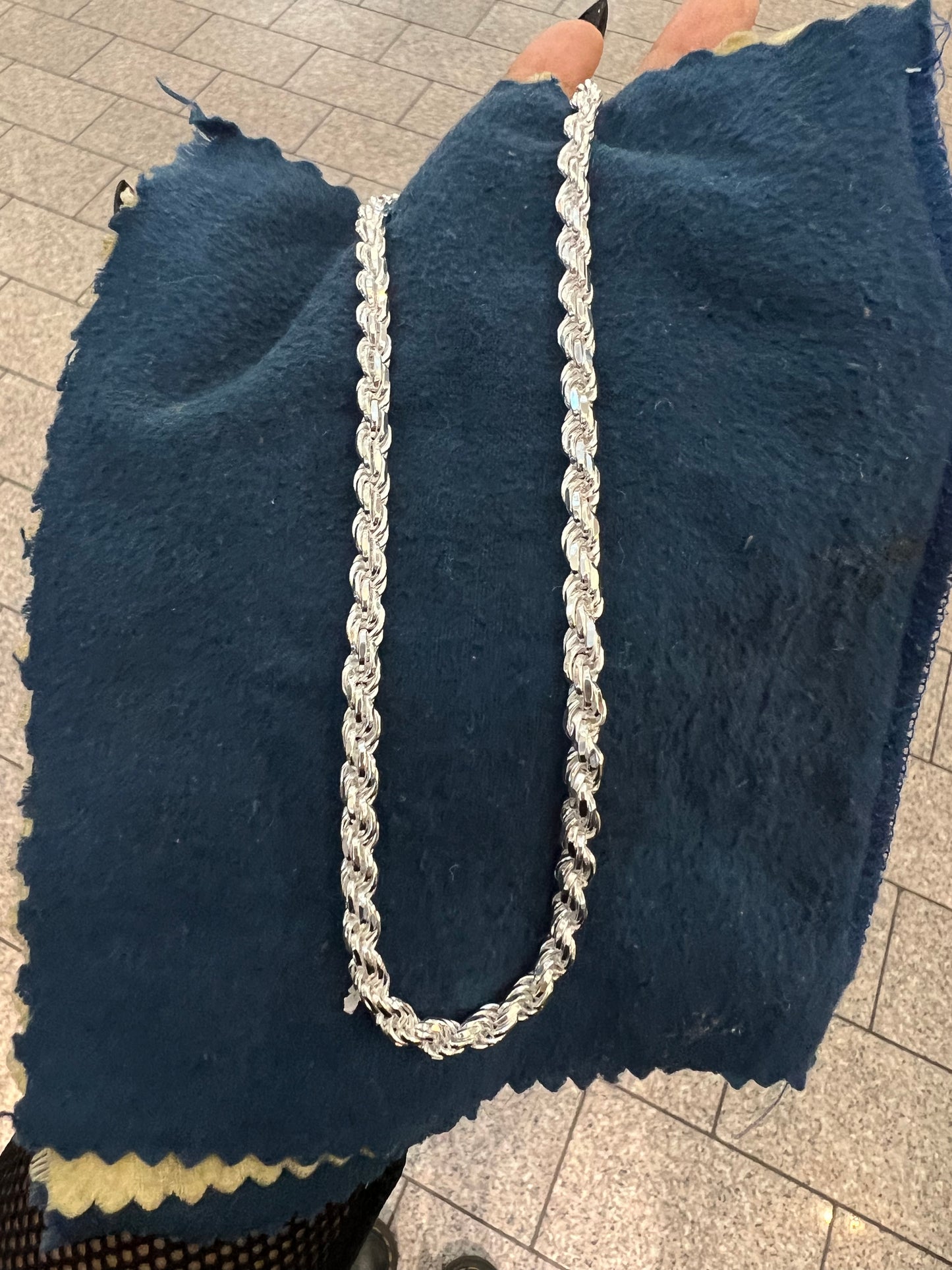 24” 7.6mm Thick Hollow Rope Chain